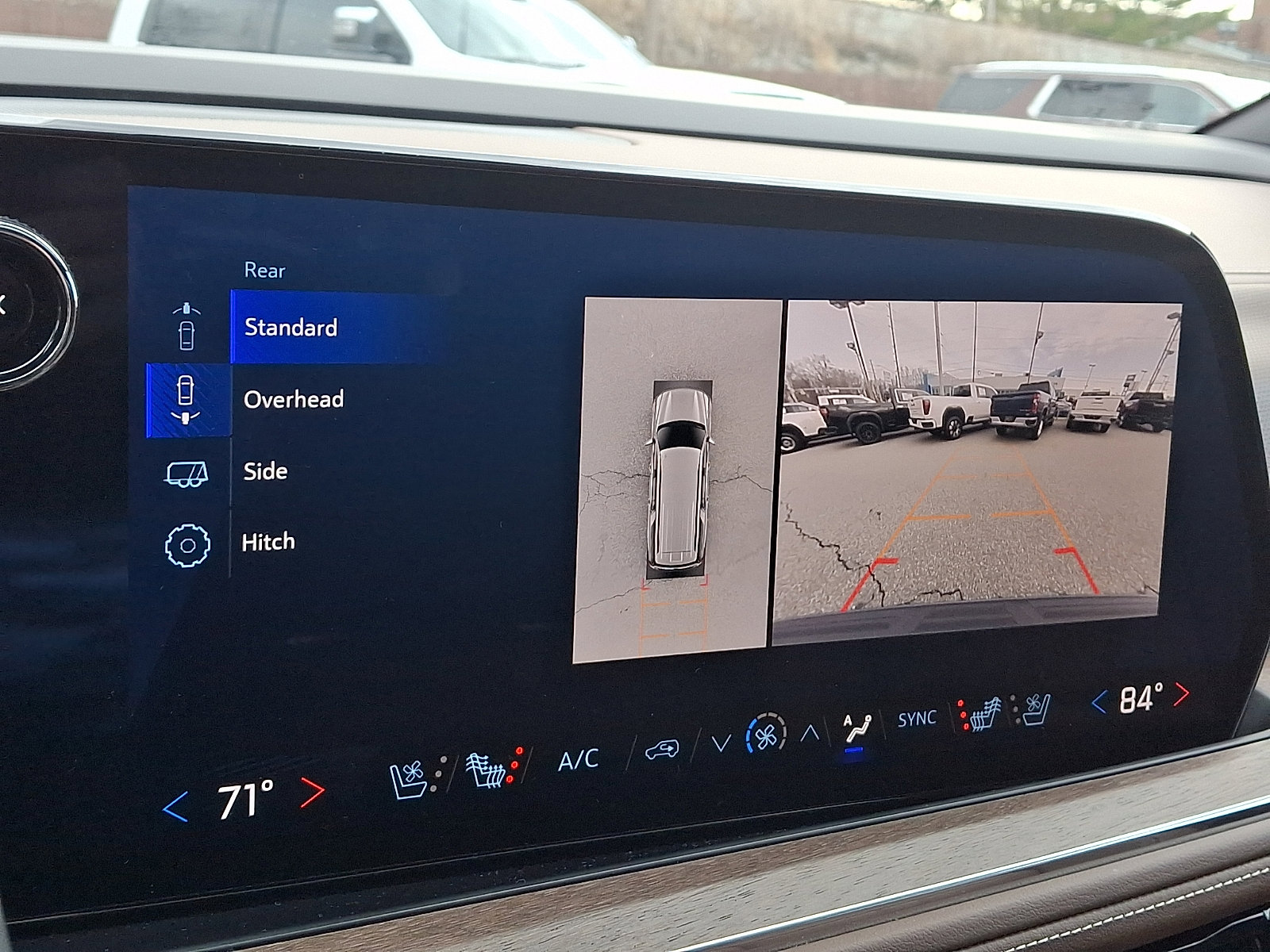 Used 2025 Chevrolet Suburban High Country image 21