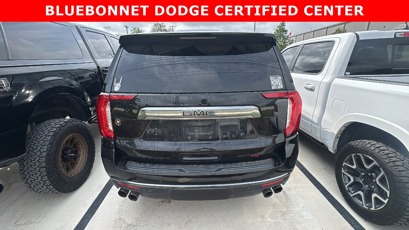 Used 2022 GMC Yukon AT4 w/ AT4 Premium Plus Package AWD/4WD image 5
