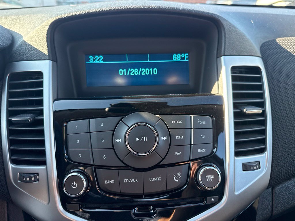 Used 2015 Chevrolet Cruze LT FWD image 19