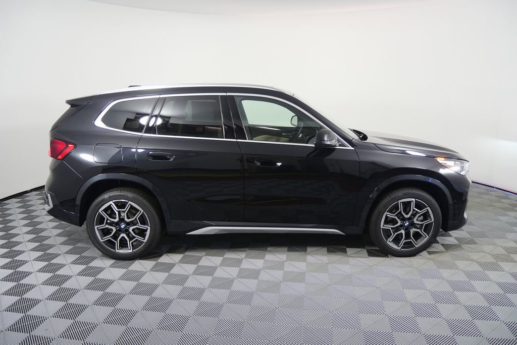 Used 2025 BMW X1 xDrive28i AWD/4WD image 2