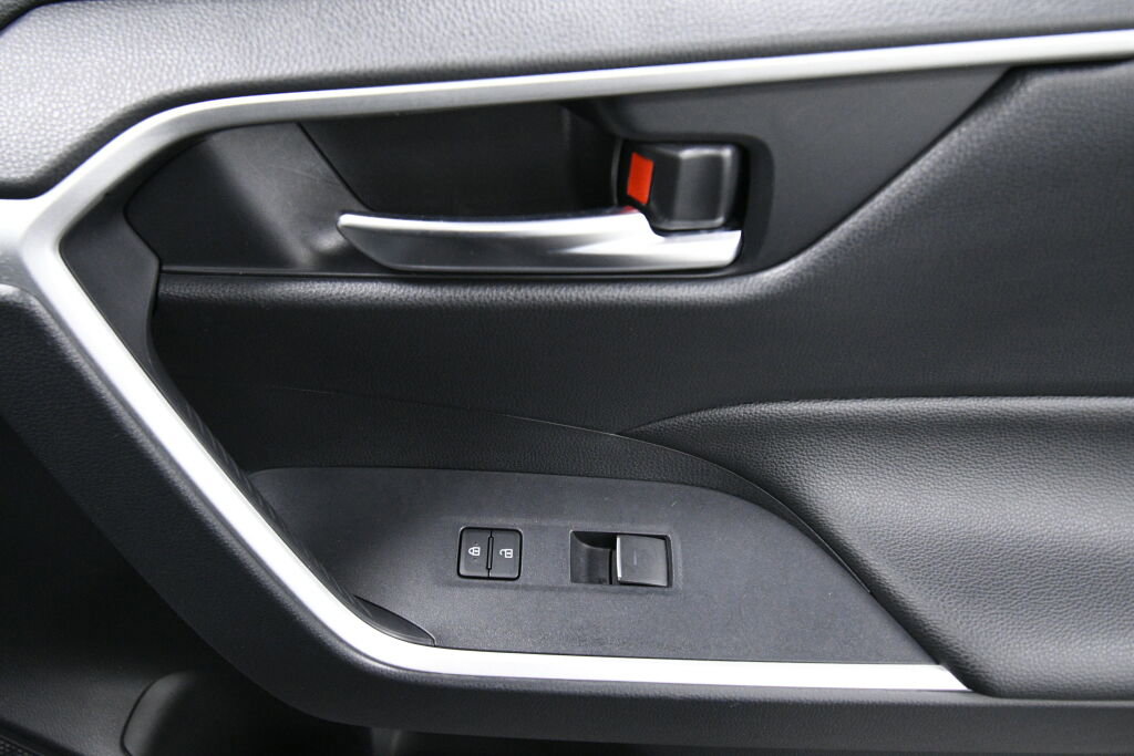 Certified 2023 Toyota RAV4 SE image 29