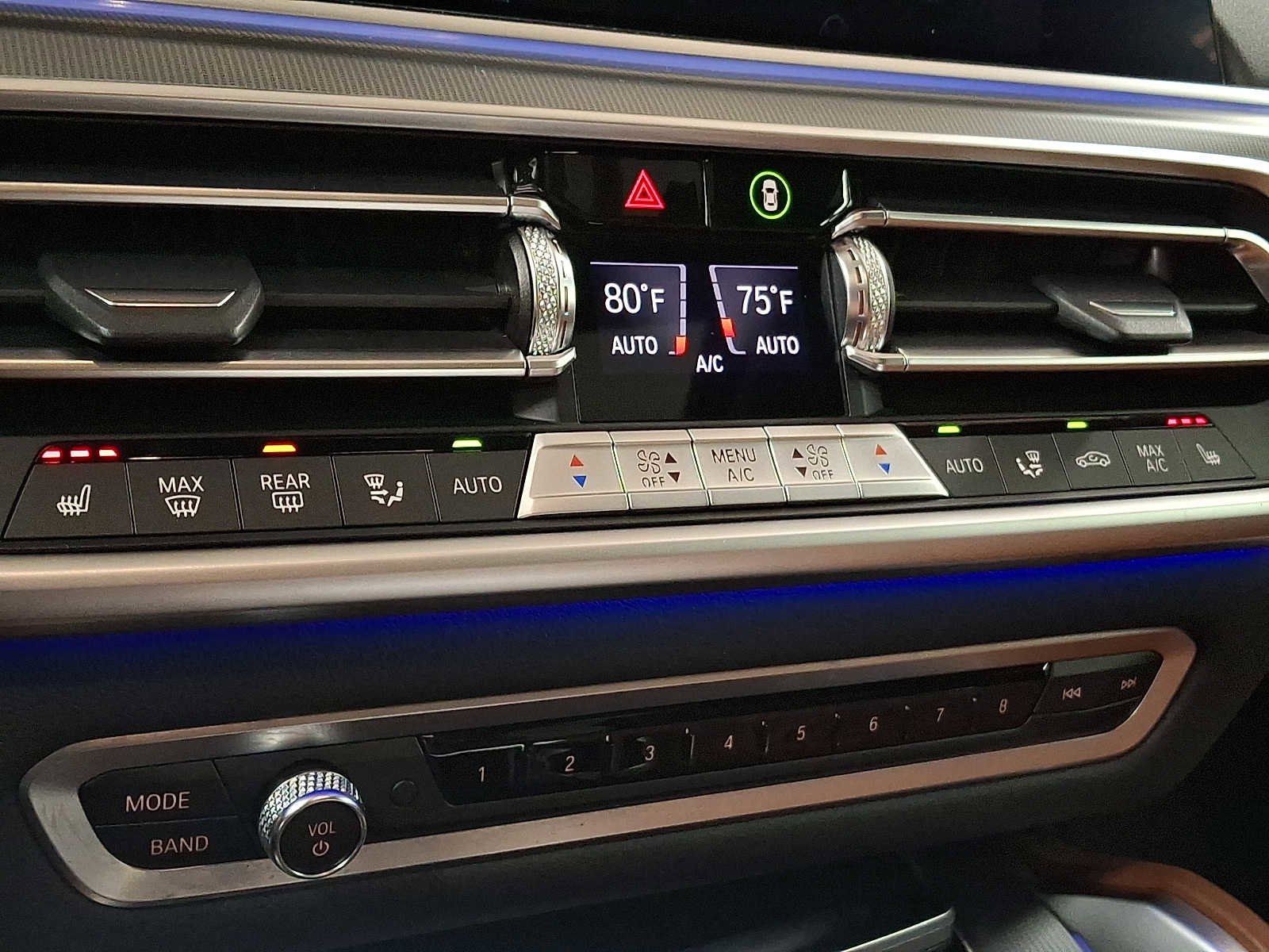 Used 2022 BMW X6 xDrive40i w/ Executive Package image 14