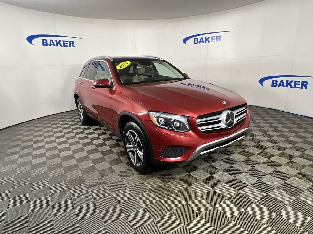 Used 2019 Mercedes-Benz GLC 300 4MATIC image 2