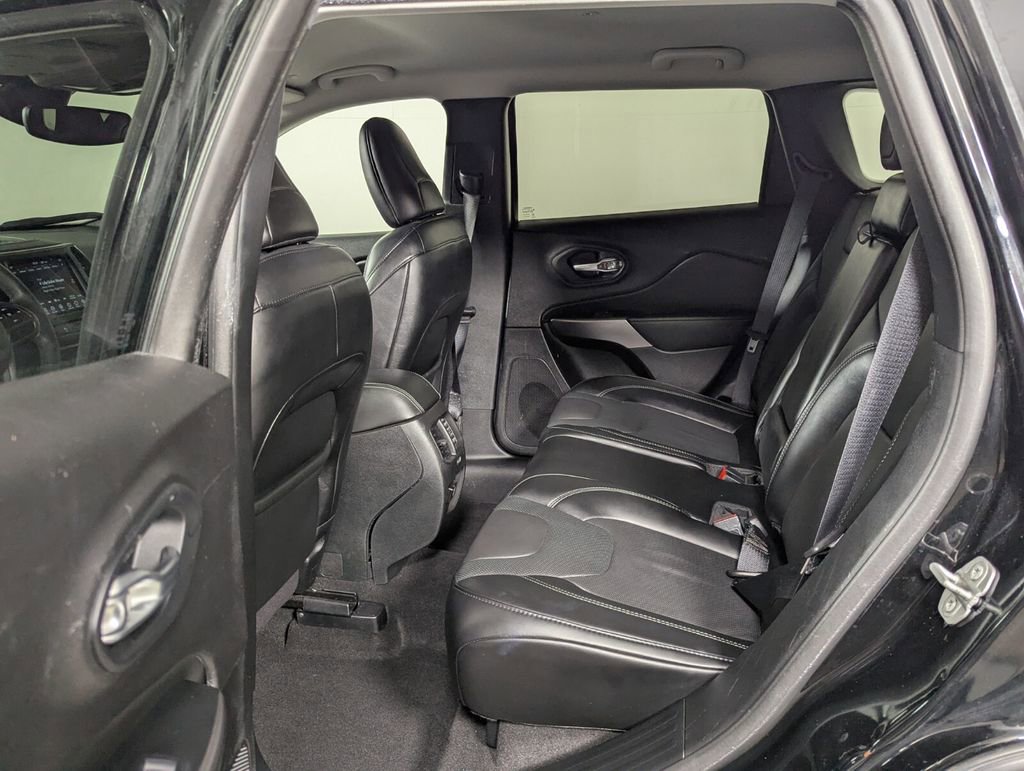 Used 2021 Jeep Cherokee Latitude Lux w/ Comfort/Convenience Group image 27