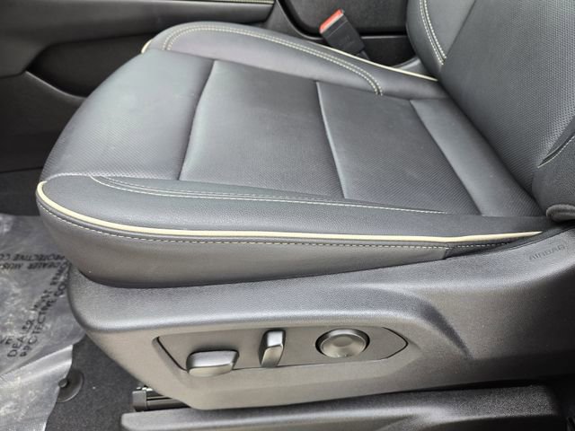 Used 2025 Chevrolet Suburban Premier image 23