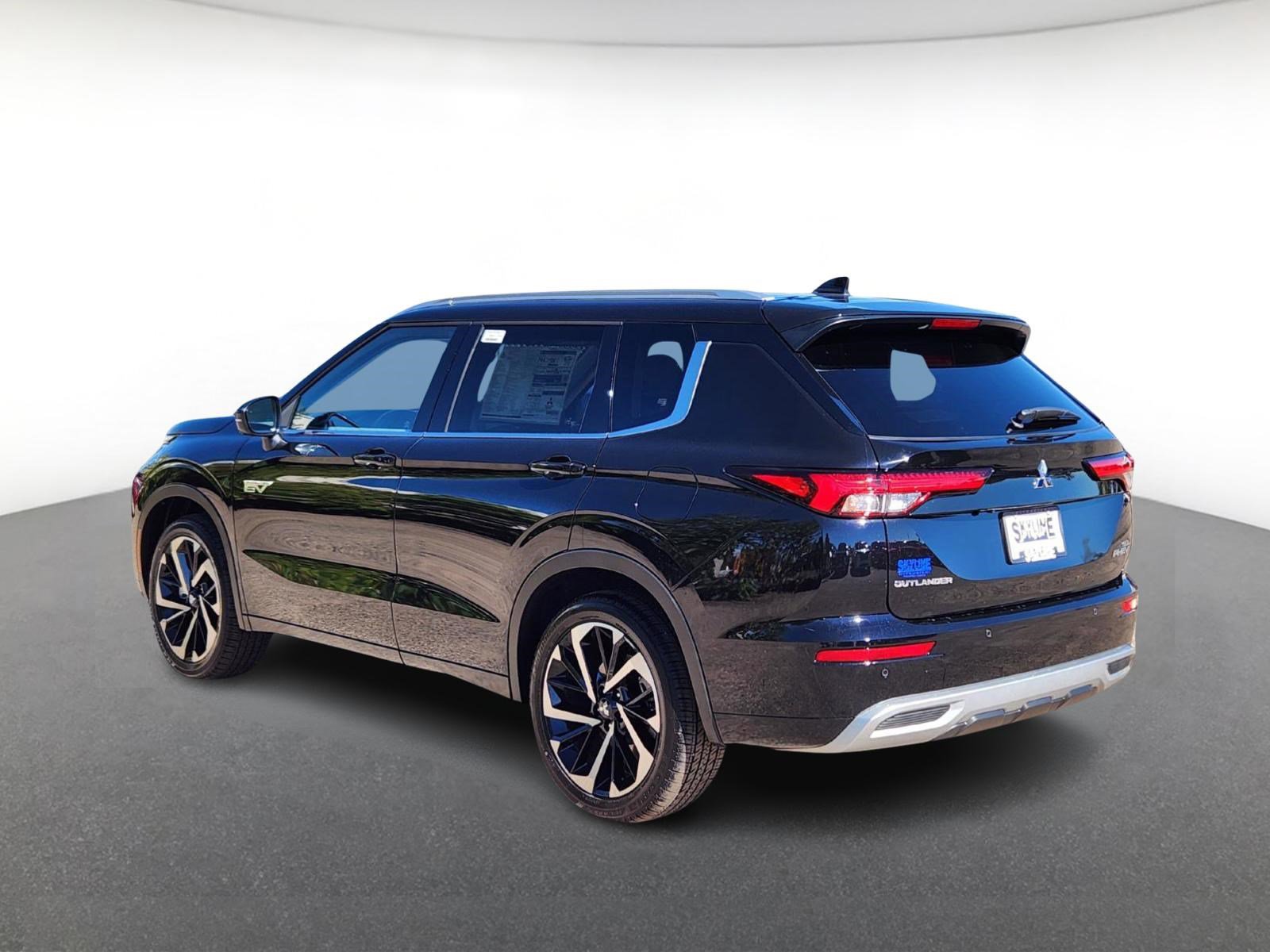 New 2025 Mitsubishi Outlander SEL image 4