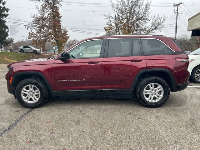 Certified 2023 Jeep Grand Cherokee Laredo image 2