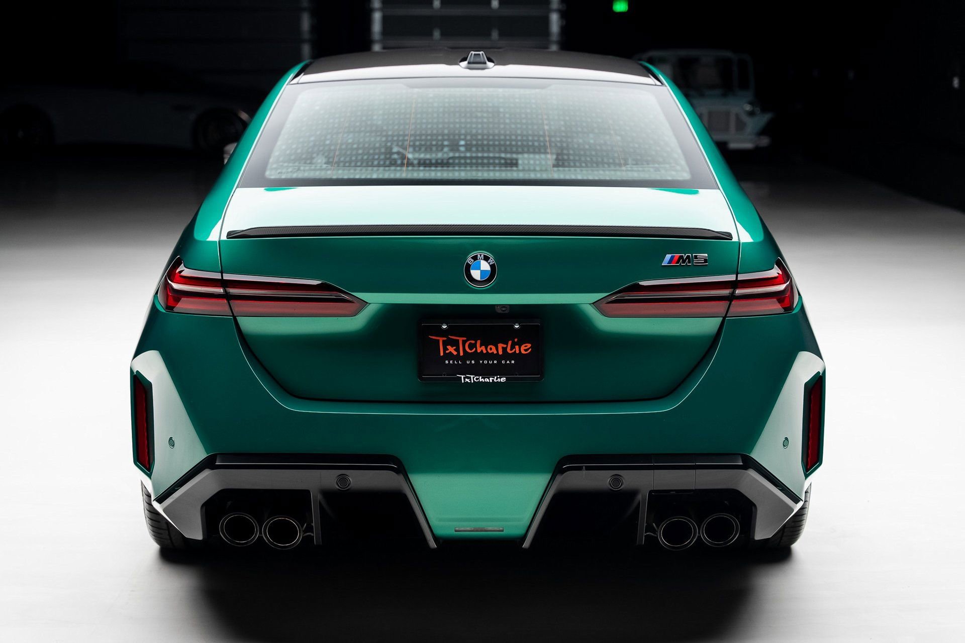 Used 2025 BMW M5 w/ Carbon Package image 27