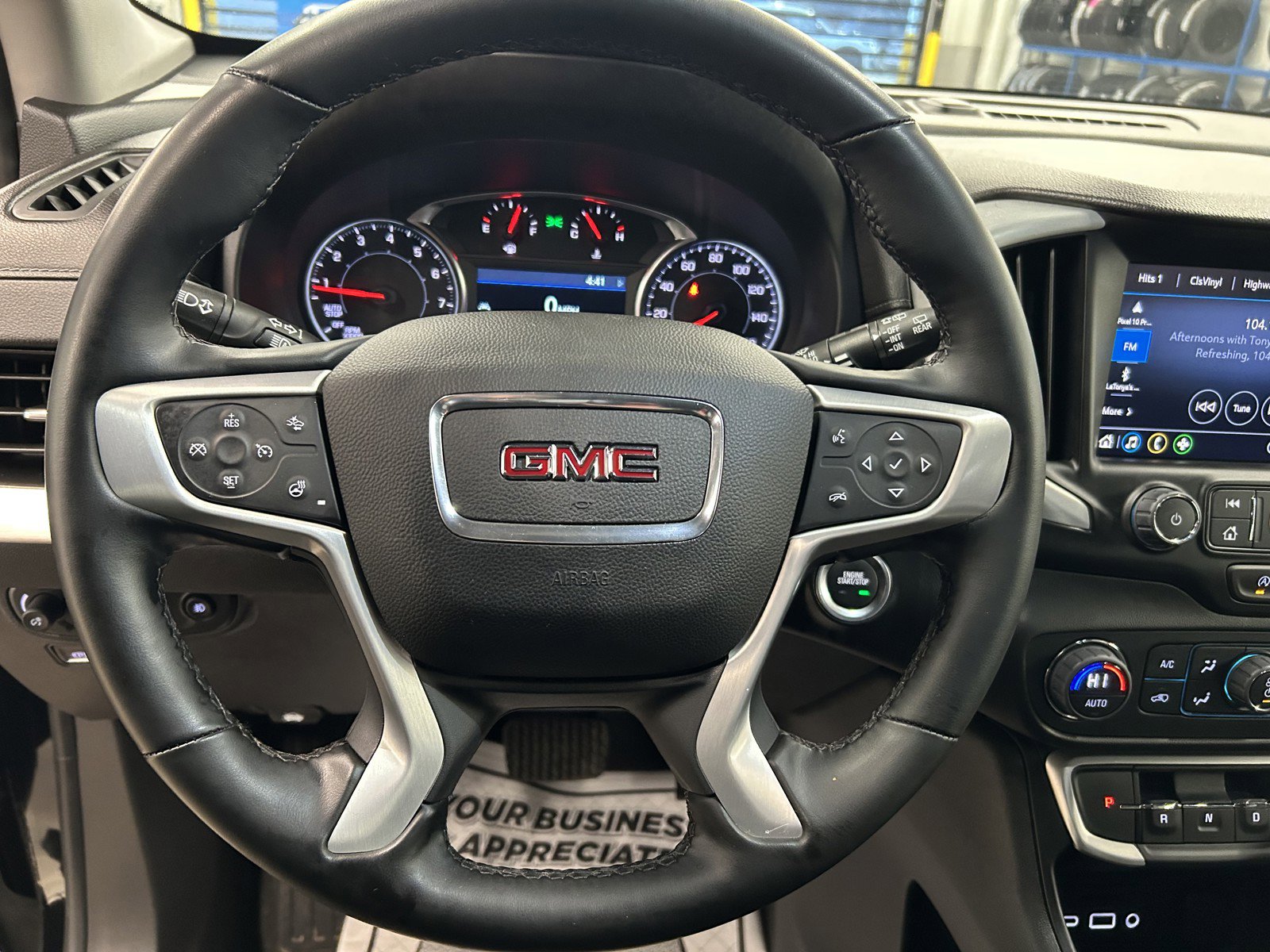 Used 2023 GMC Terrain SLT image 19