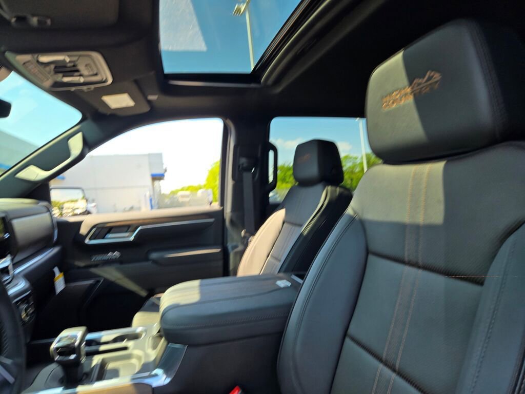 New 2026 Chevrolet Silverado 1500 High Country w/ High Country Premium Package AWD/4WD image 21