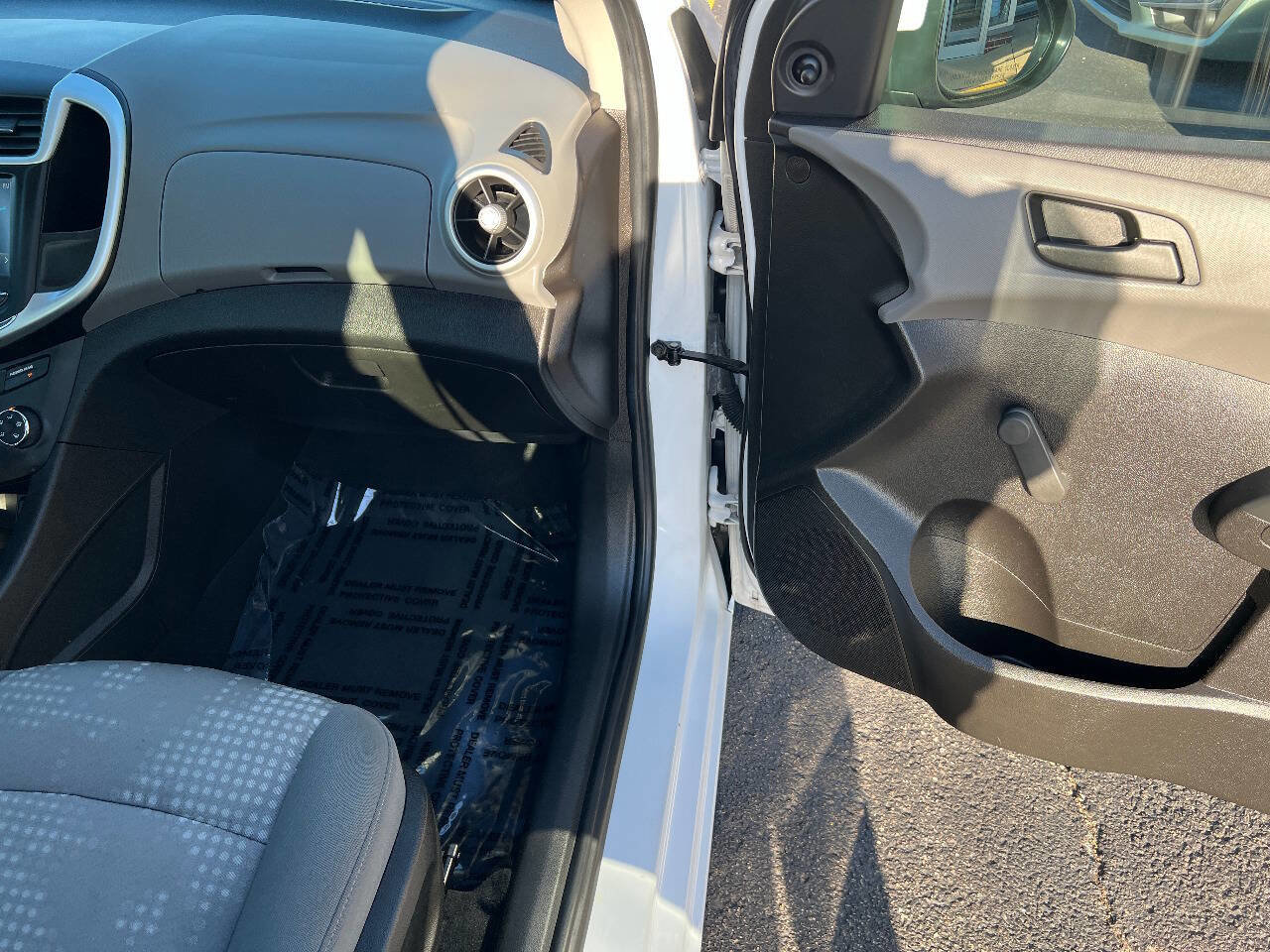 Used 2017 Chevrolet Sonic LT image 26