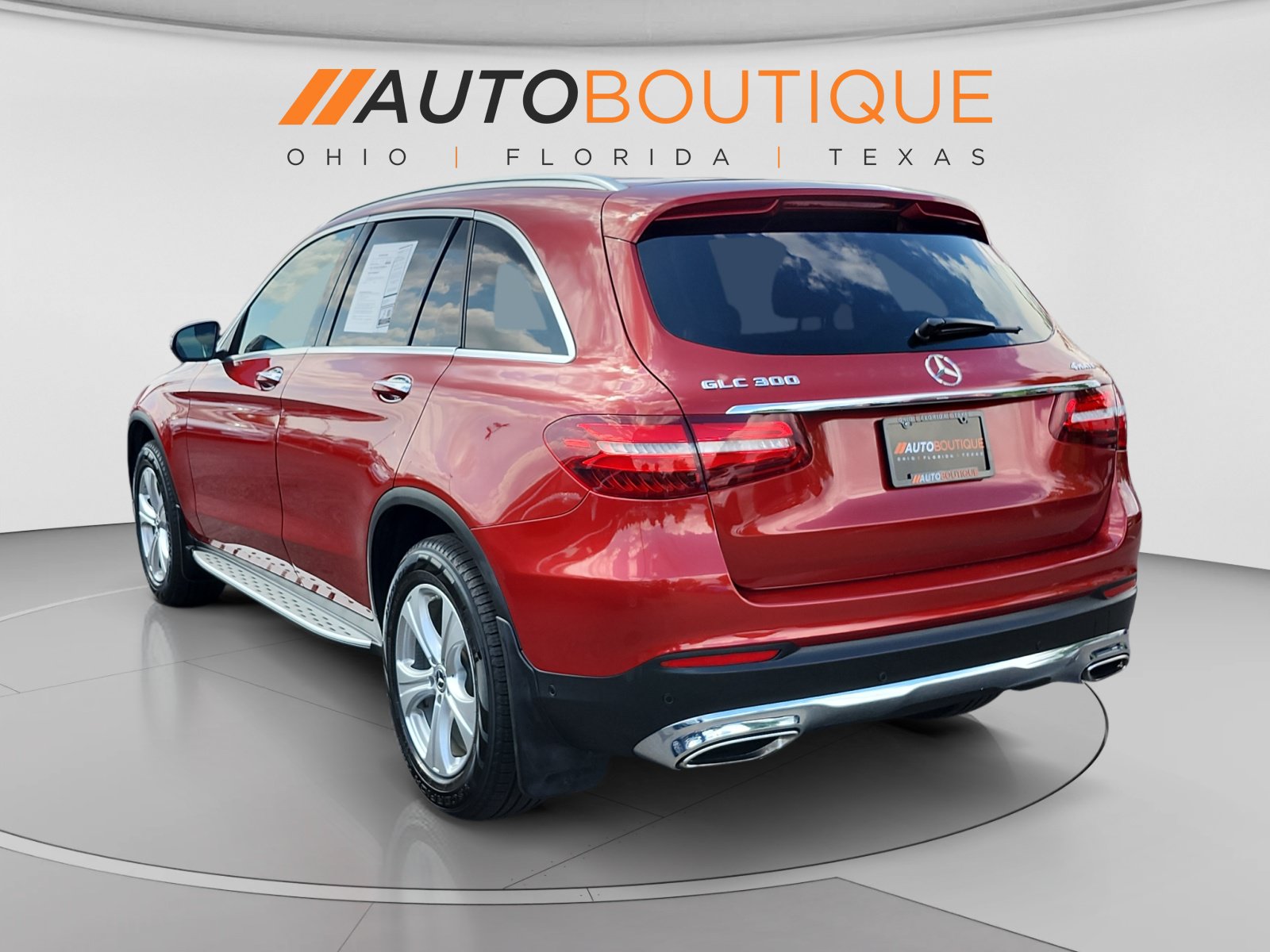 Used 2017 Mercedes-Benz GLC 300 4MATIC image 3