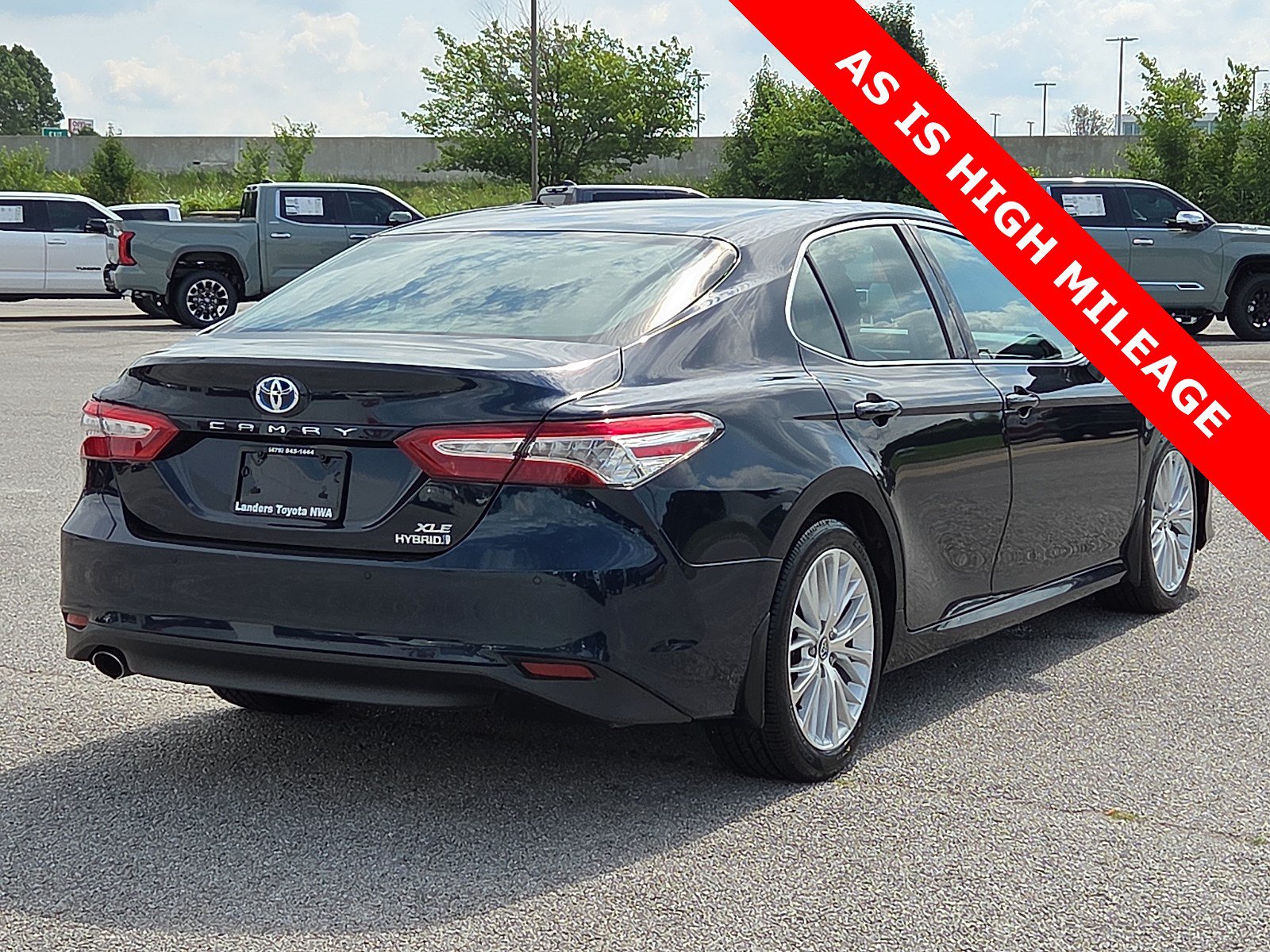 Used 2018 Toyota Camry XLE FWD image 5