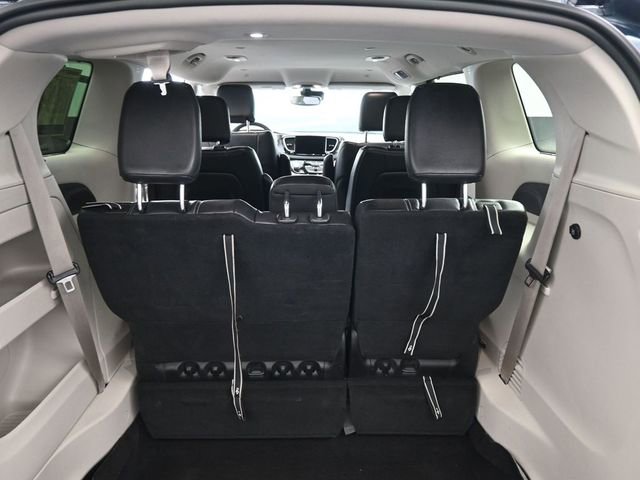 Used 2022 Chrysler Pacifica Touring-L image 29