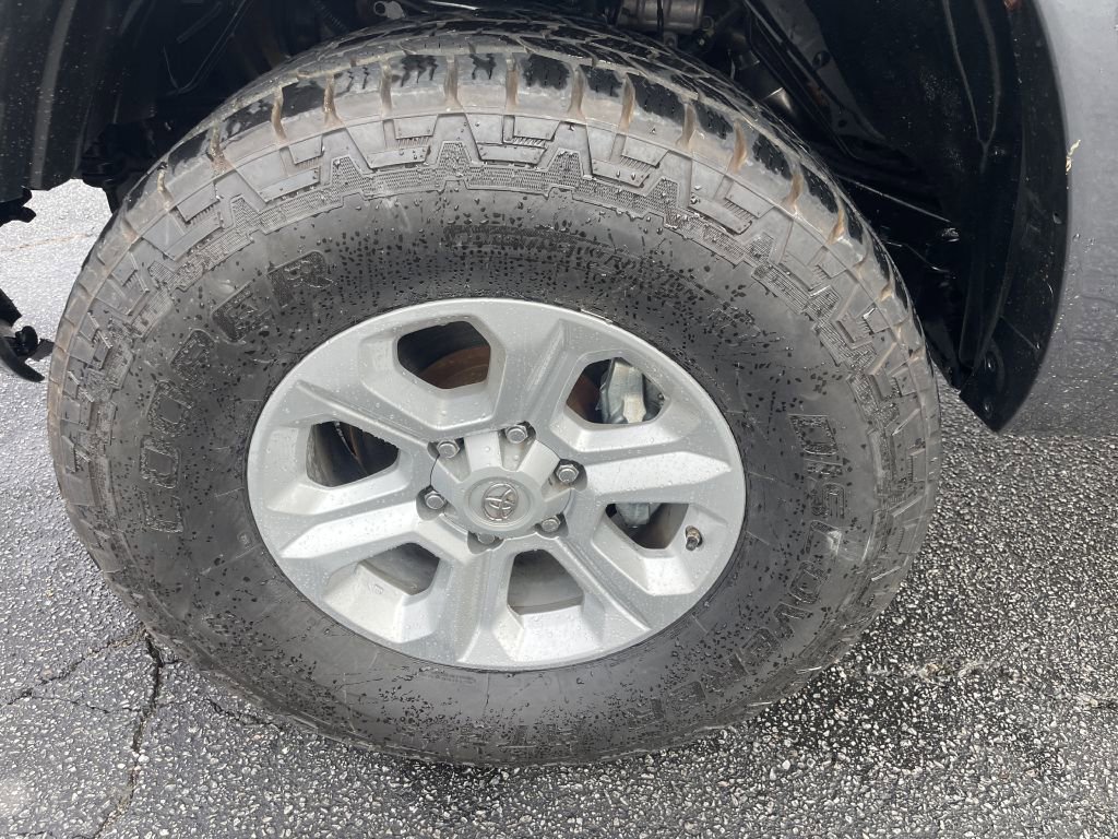 Used 2005 Toyota 4Runner SR5 image 17