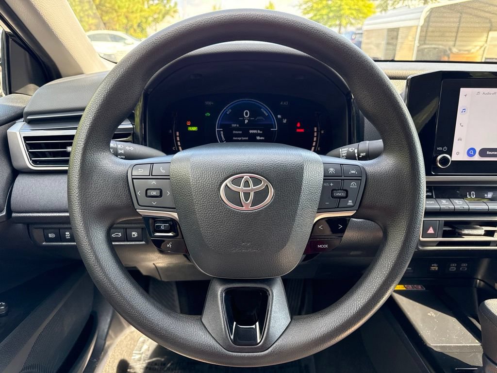 Used 2025 Toyota Camry LE FWD image 23