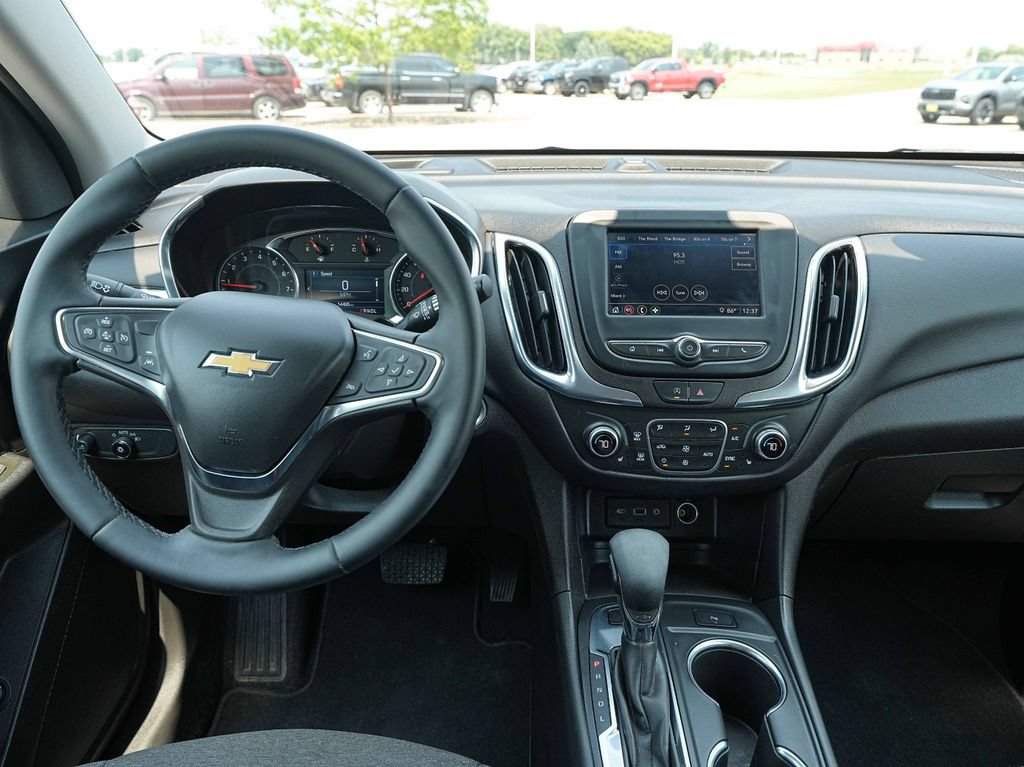 Used 2024 Chevrolet Equinox LT AWD/4WD image 29