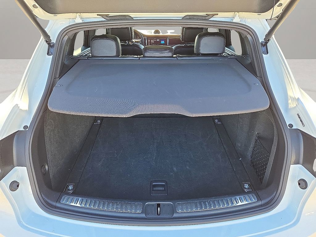 Used 2024 Porsche Macan T w/ Premium Plus Package image 25