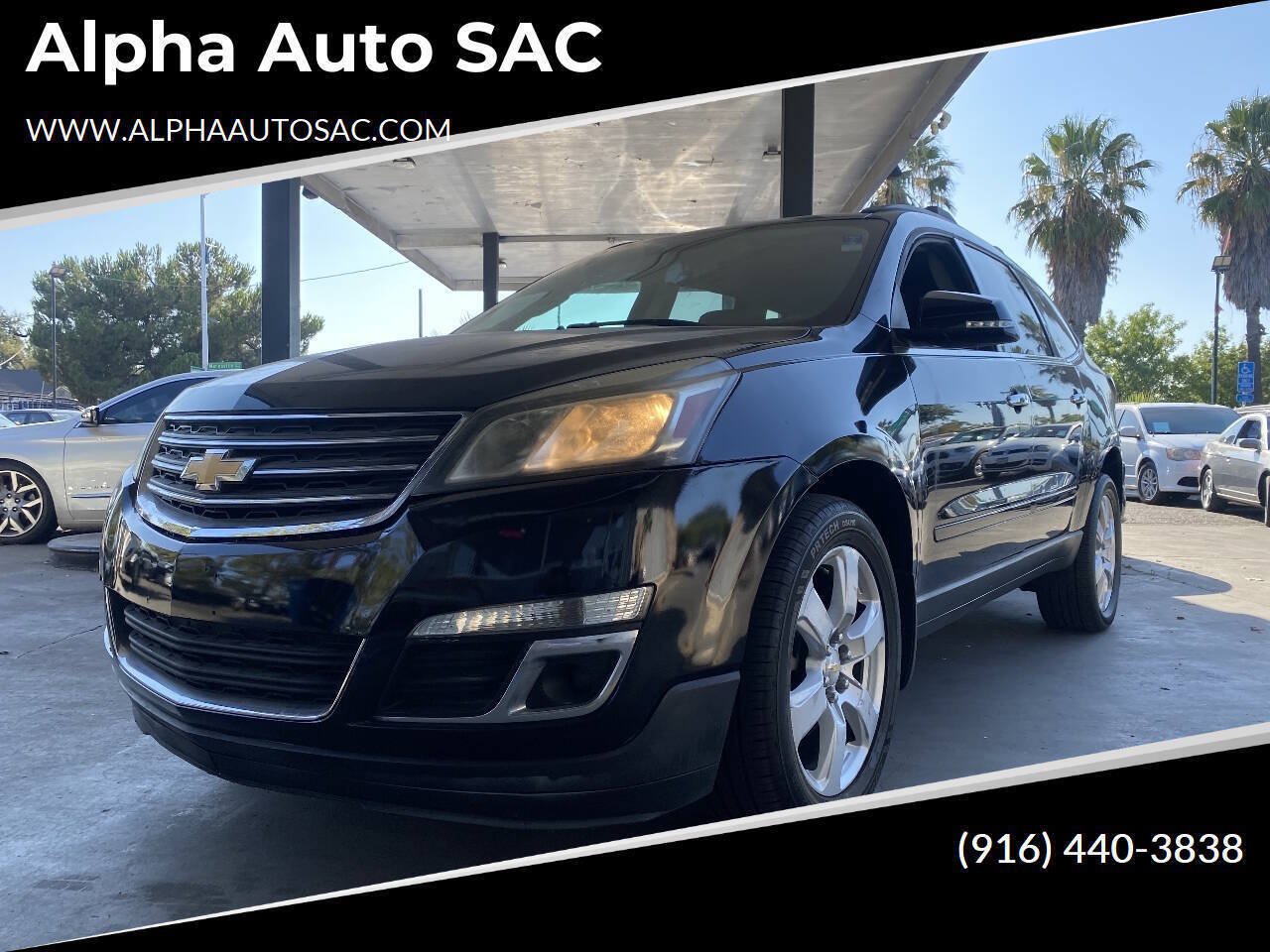 Used 2016 Chevrolet Traverse LT w/ Style and Technology Package FWD image 1