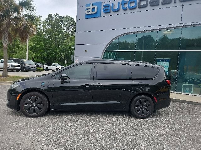 Used 2019 Chrysler Pacifica Limited w/ S Appearance Package FWD image 2