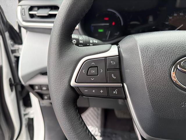 Used 2025 Toyota Sienna XLE AWD/4WD image 16