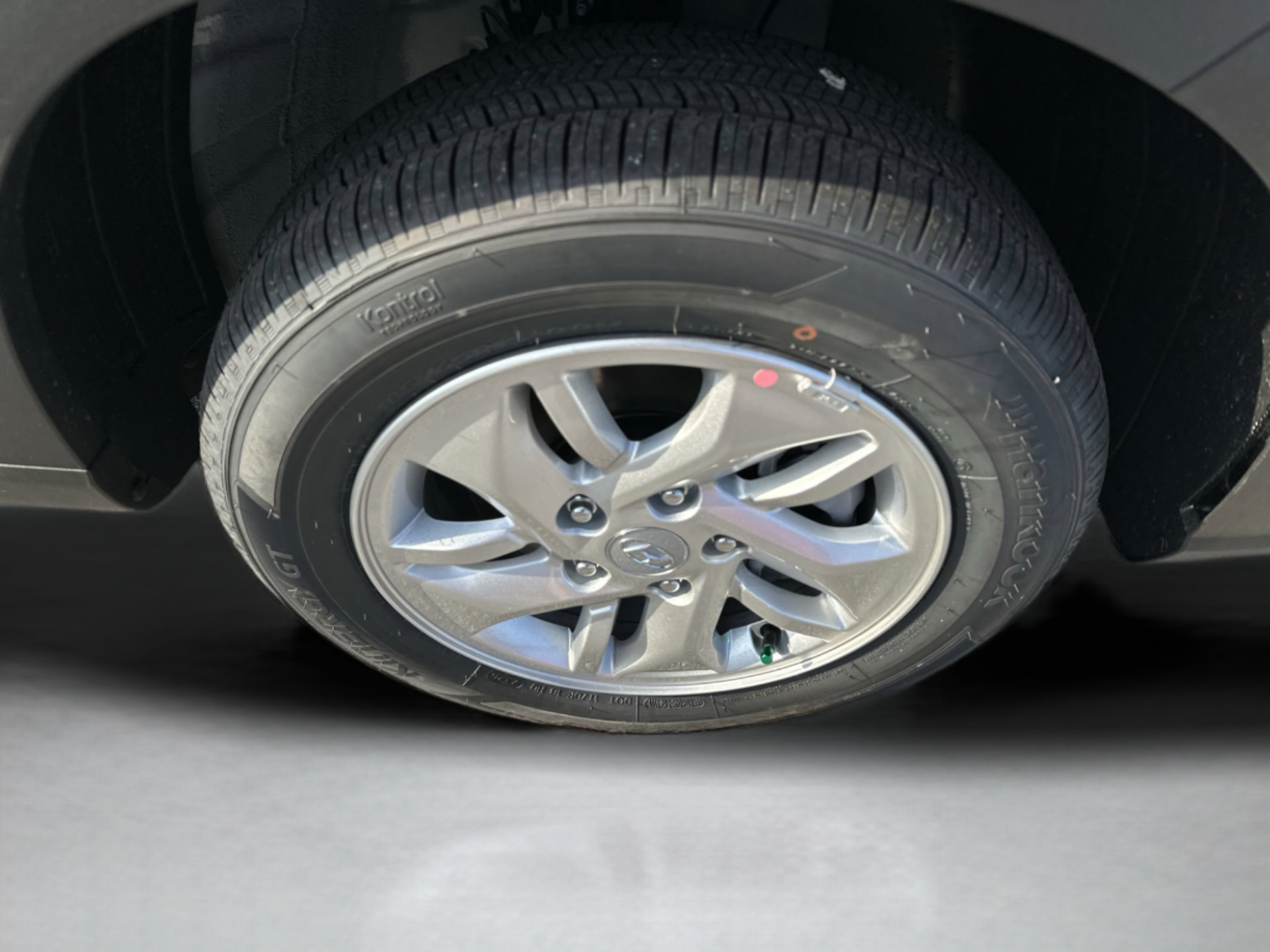 New 2026 Hyundai Venue SE FWD image 27