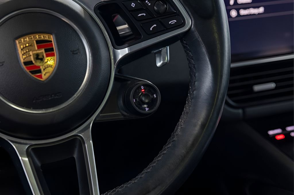 Used 2023 Porsche Cayenne Coupe AWD/4WD image 33