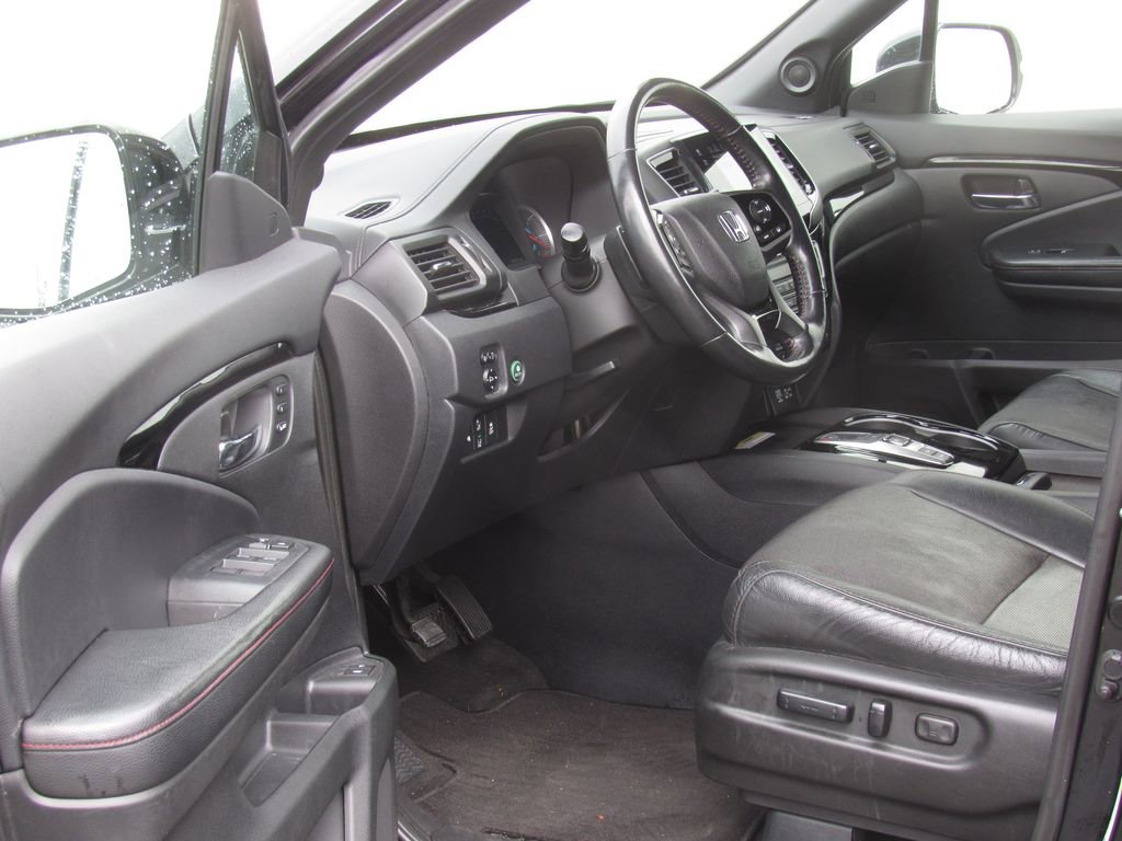 Used 2020 Honda Pilot Black Edition image 9