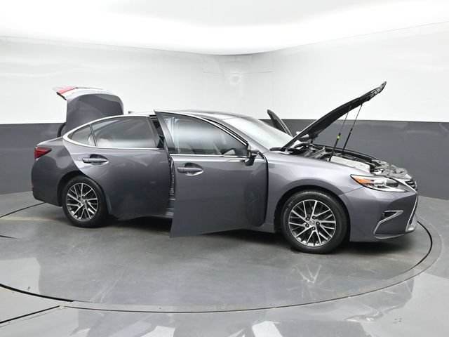 Used 2016 Lexus ES 350 w/ Luxury Package w/Wood Trim FWD image 51