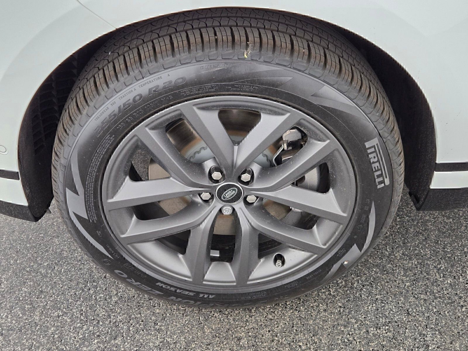 New 2026 Land Rover Range Rover Velar Dynamic SE image 9