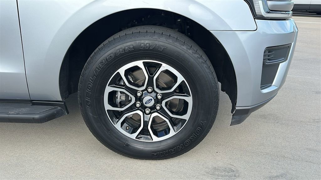 Used 2022 Ford Expedition XLT image 15