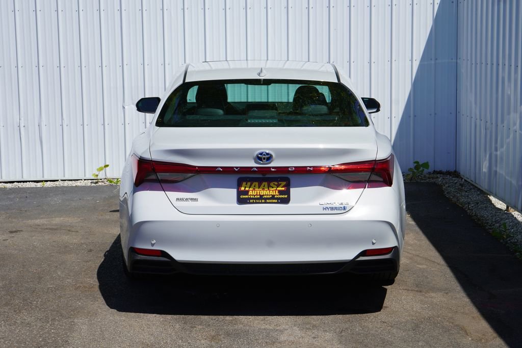Used 2022 Toyota Avalon Limited w/ Advanced Safety Package FWD image 5