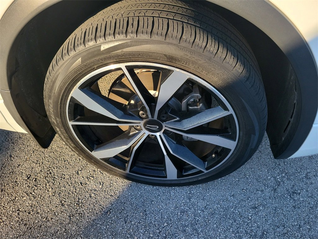 Used 2022 Volkswagen Tiguan SEL R-Line image 6