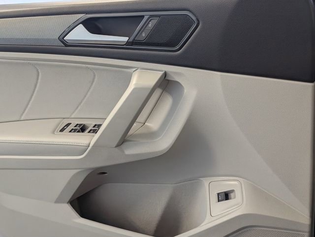 Used 2024 Volkswagen Tiguan SE image 24