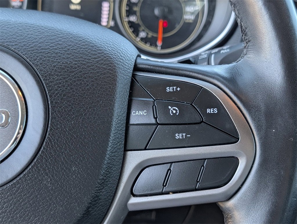 Used 2021 Jeep Cherokee Latitude Plus image 13