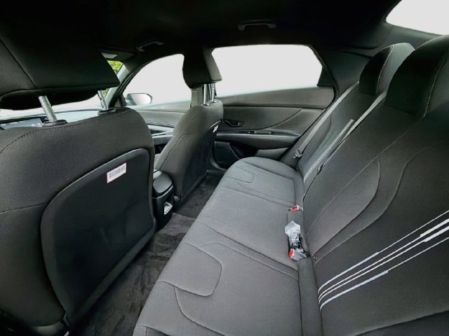 Certified 2025 Hyundai Elantra Sport FWD image 24