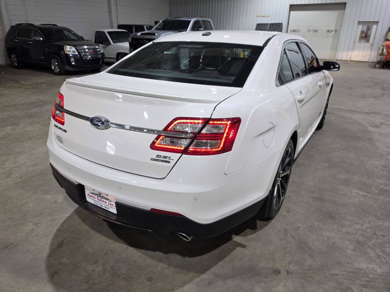 Used 2016 Ford Taurus SEL FWD image 11