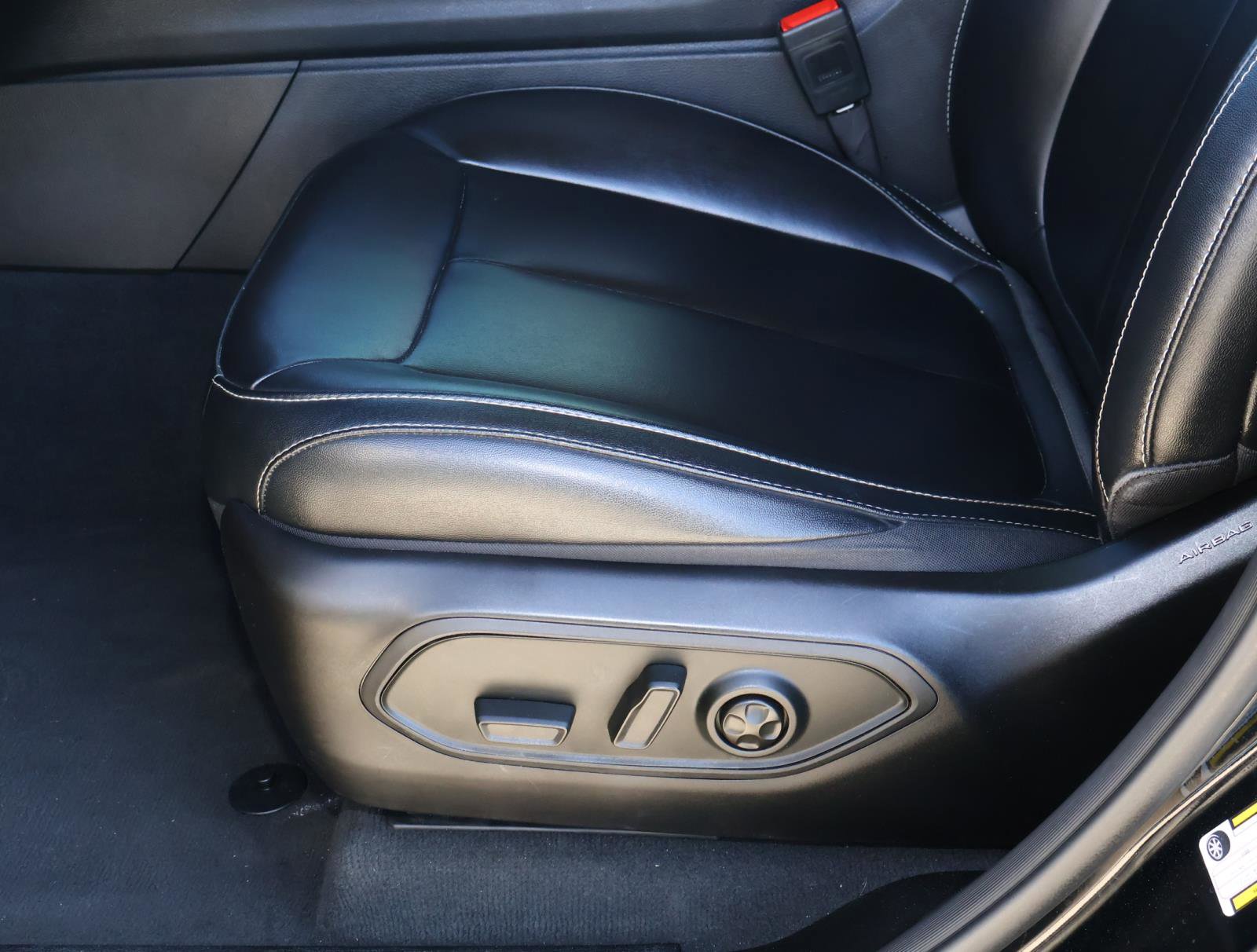 Used 2024 Jeep Grand Cherokee Limited image 15