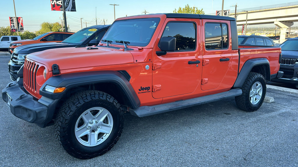 Used 2020 Jeep Gladiator Sport w/ Quick Order Package 24S AWD/4WD image 11
