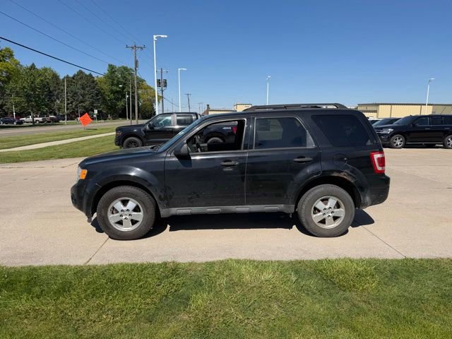 Used 2011 Ford Escape XLT w/ 201A Rapid Spec Order Code FWD image 2