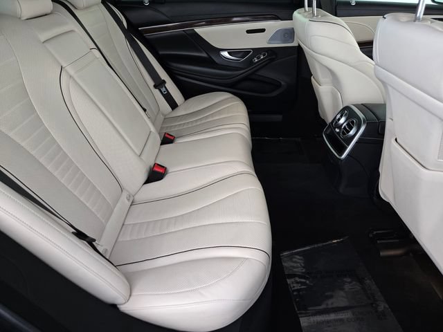 Used 2017 Mercedes-Benz S 550 Sedan image 17