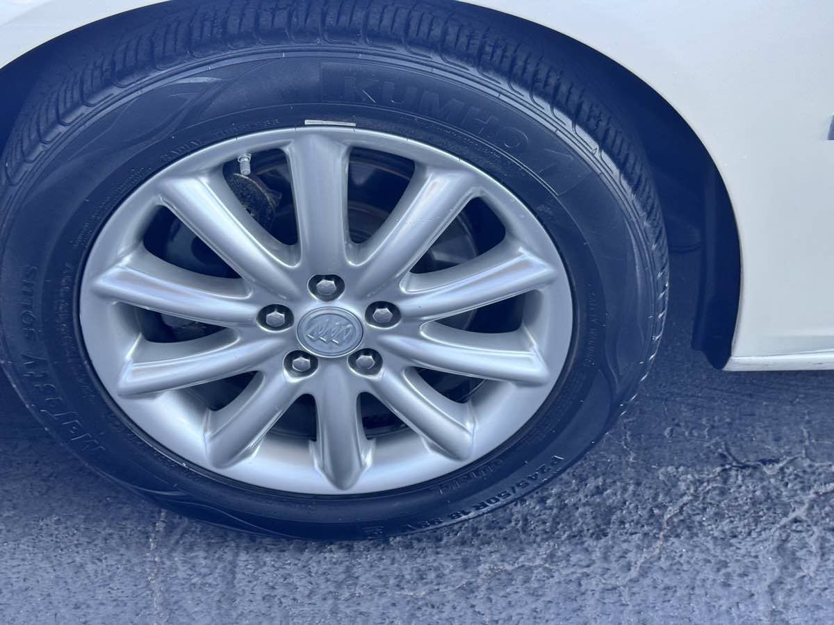 Used 2008 Buick Lucerne CXS FWD image 19