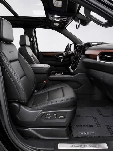Used 2026 GMC Yukon Denali w/ Sun & Power Step Package AWD/4WD image 19