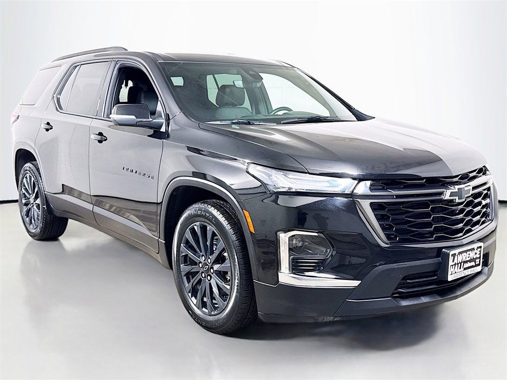 Used 2022 Chevrolet Traverse RS image 3