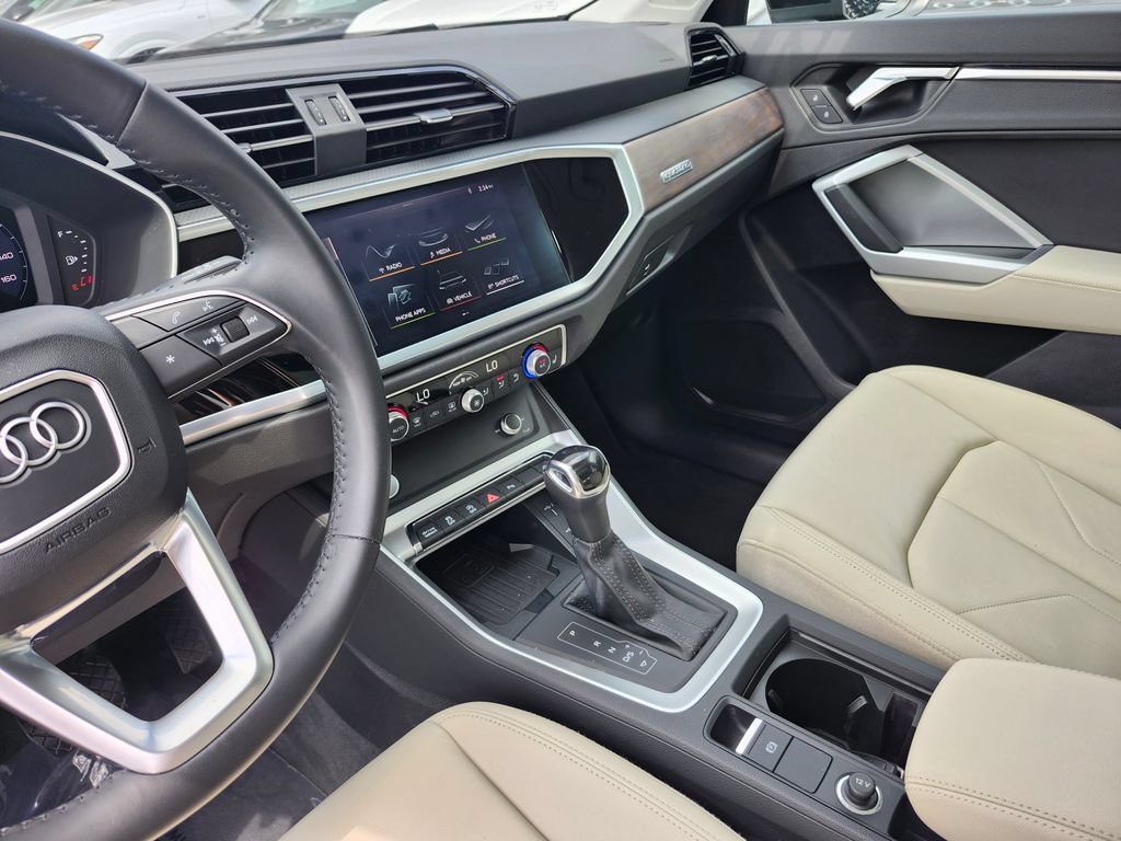 Used 2019 Audi Q3 2.0T Premium Plus AWD/4WD image 7