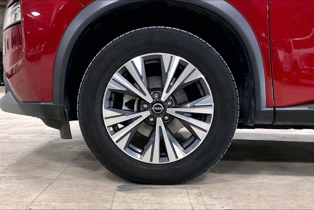 Used 2023 Nissan Rogue SV image 9