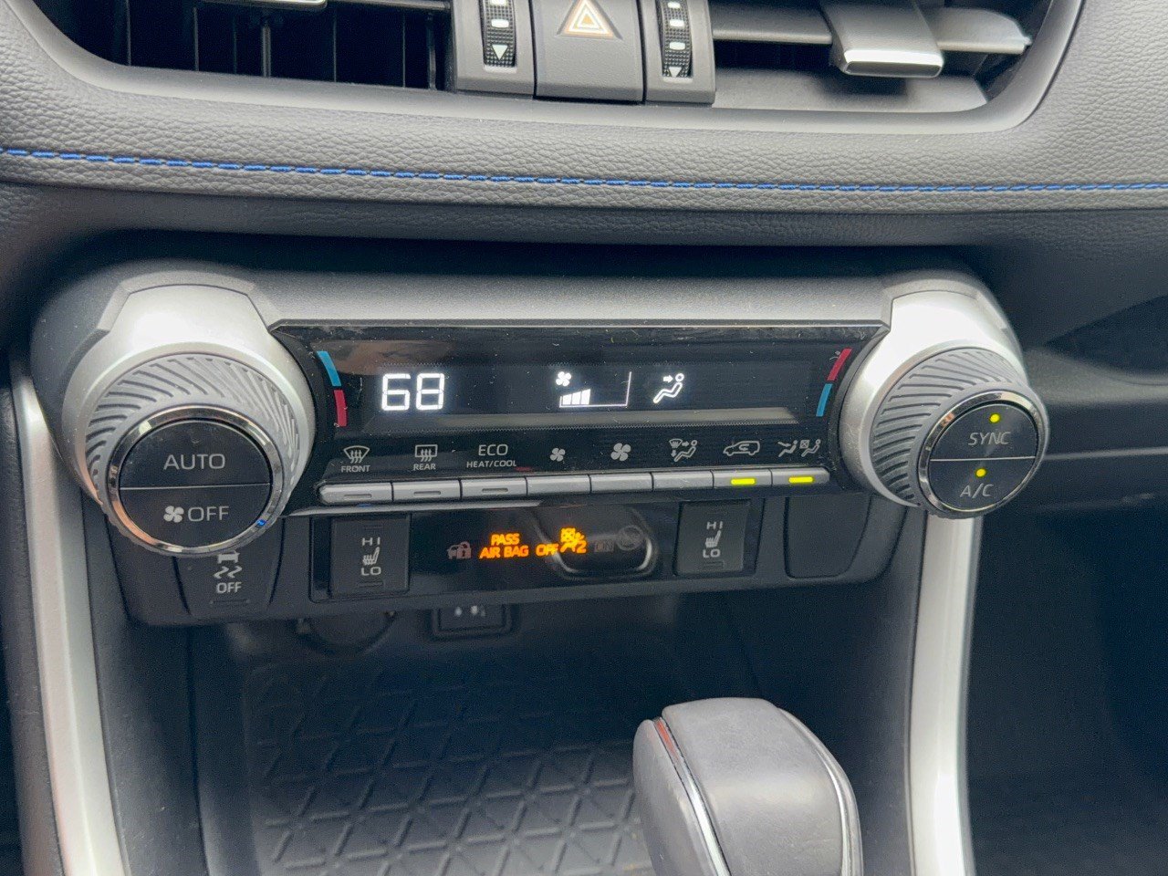Used 2023 Toyota RAV4 XSE AWD/4WD image 22