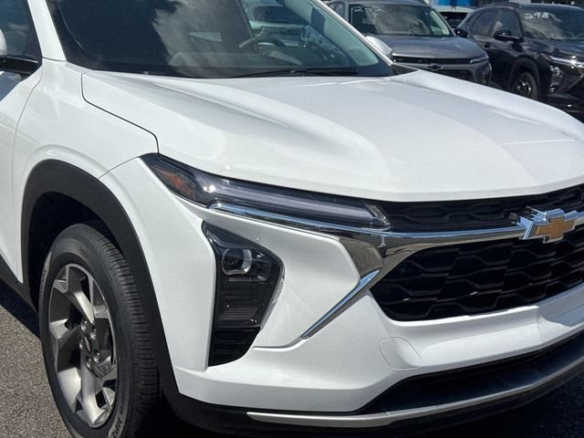 New 2026 Chevrolet Trax LT w/ Sunroof Package FWD image 10