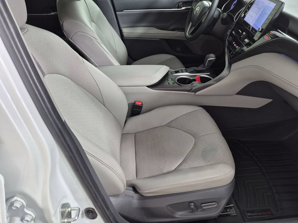 Used 2021 Toyota Camry XLE w/ Navigation Upgrade Package FWD image 29