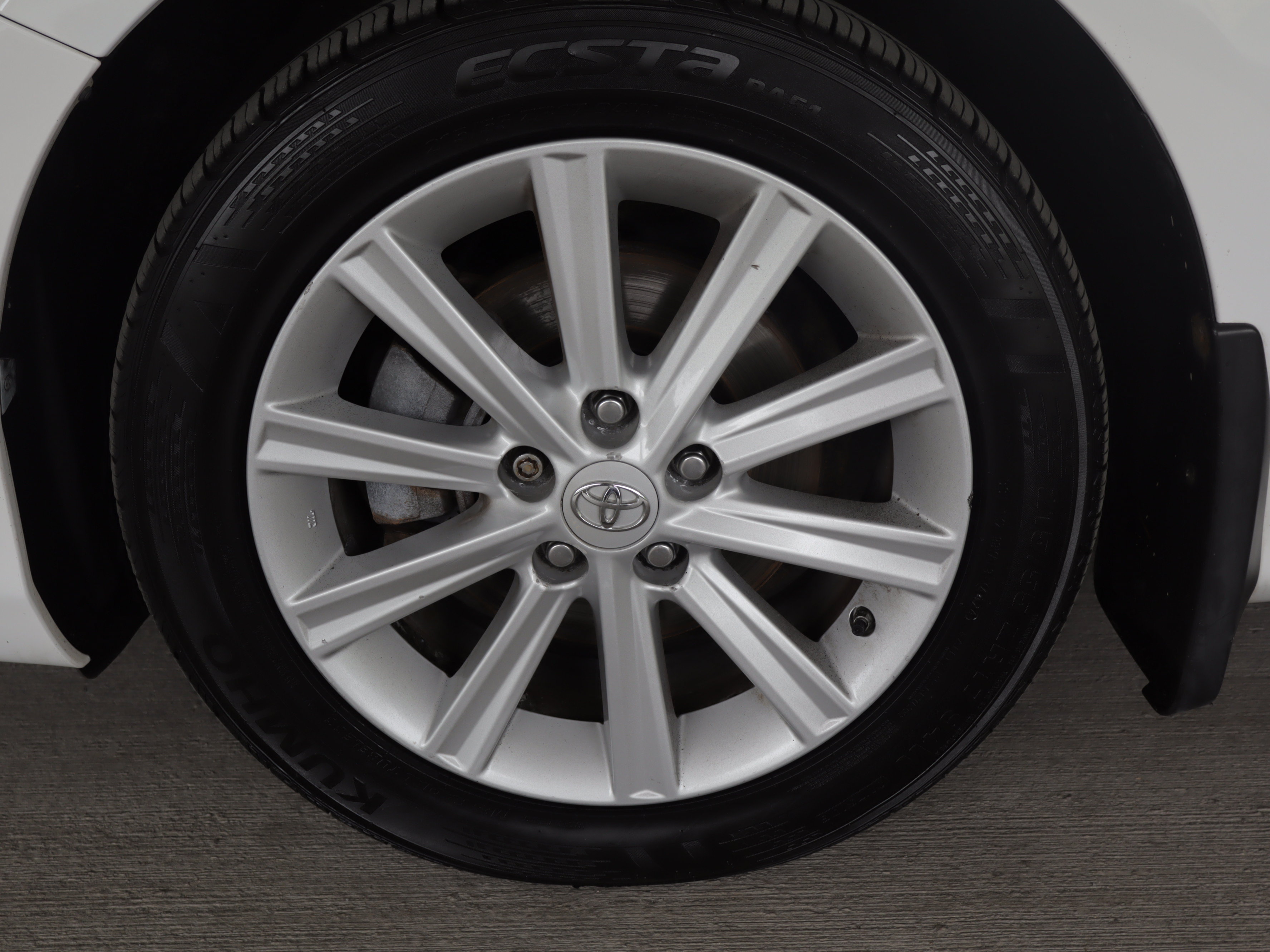Used 2012 Toyota Camry XLE w/ Convenience Pkg FWD image 27